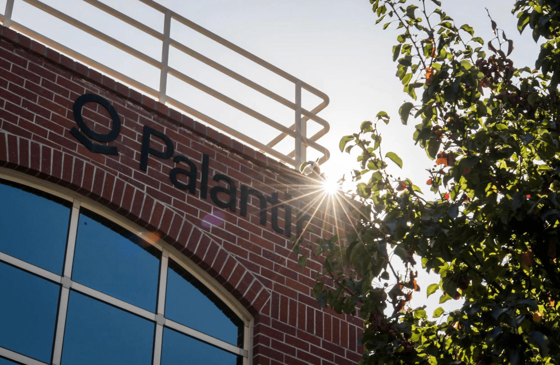 Palantir Smashes Q2: 93% Revenue Growth, Raises FY Guidance
